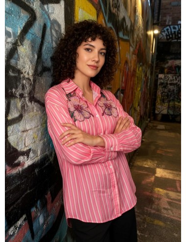 Çiçek İşlemeli Pembe Çizgili Gömlek 
